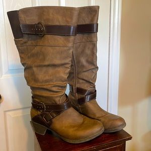 Beautiful tall boots! 9W